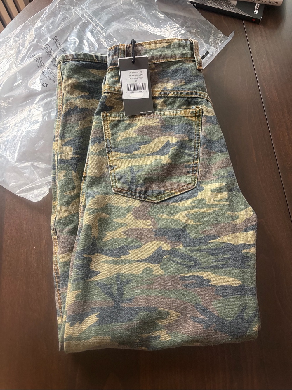 Re/Done The Rewind Jean in Thunderstruck - Camo Size 26